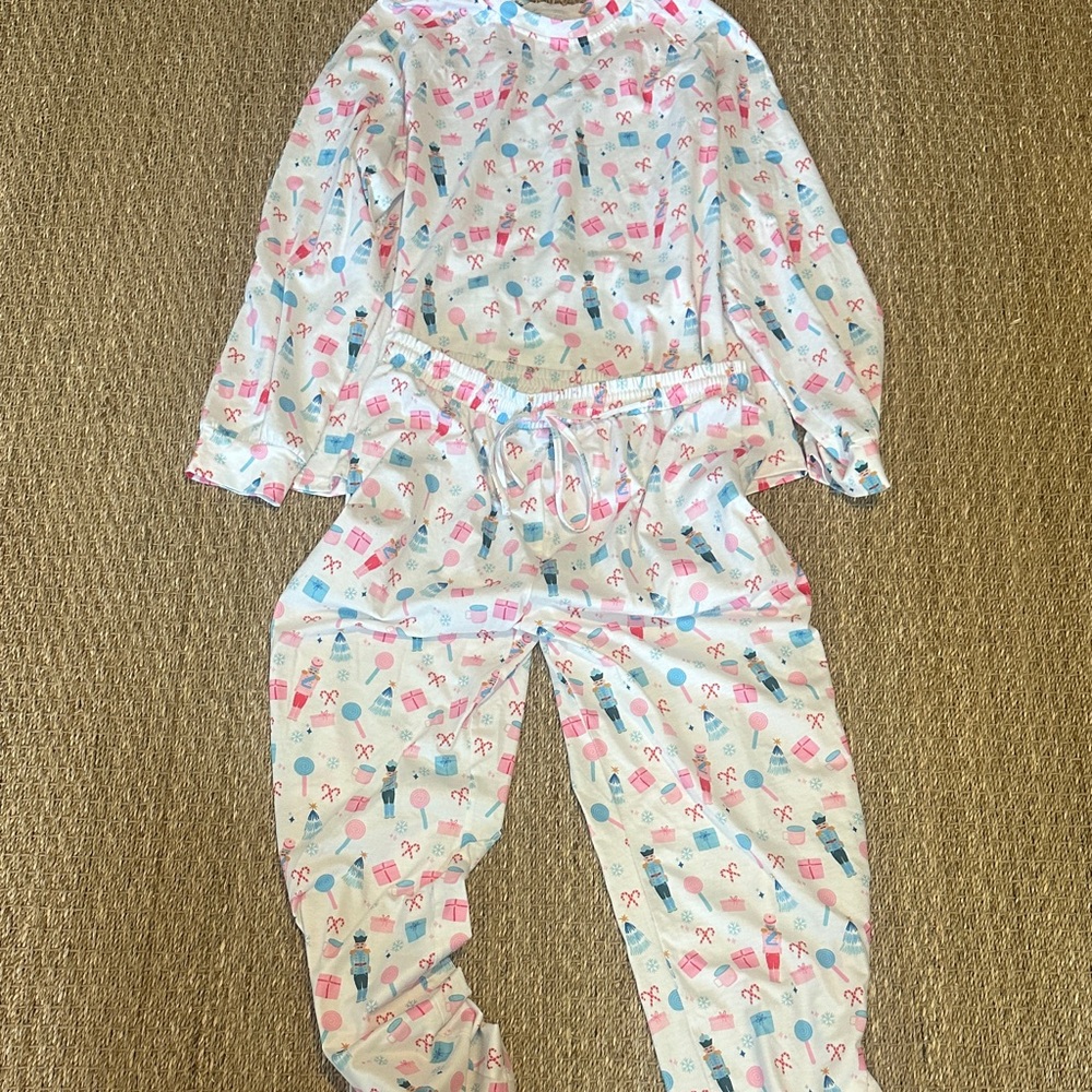 Women's Playful Print Pajama Set CHRISTMAS PJ’s. Very soft. Like new.